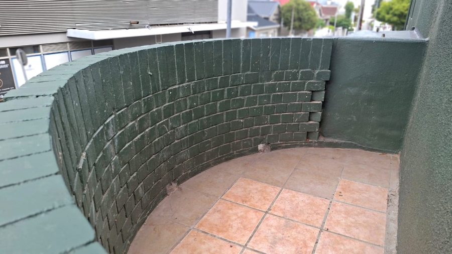 2 Bedroom Property for Sale in Sea Point Western Cape